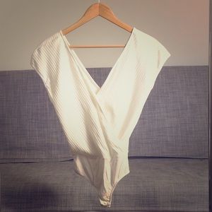 Body V neck front and back